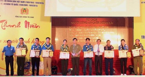 Trung ương Đoàn TNCS Hồ Chí Minh: Tuyên dương tập thể và cá nhân tiêu biểu trong phong trào Toàn dân bảo vệ an ninh Tổ quốc